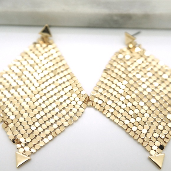 Popcorn Mesh Earrings - Picture 2 of 2